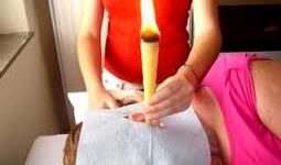 Cone Chinês - Dé Schmitz - Atendimento Pessoal, Fabricação e Venda de Cone Chinês 10 Cone Chinês - Dé Schmitz - Limpeza de Ouvidos em São José (SC). Confecção e venda de cone chinês, cone hindu, vela hopi. Fabricação própria. Produto artesanal. Em São José SC grande Florianópolis, limpeza de ouvidos com a técnica milenar do cones chines ou cone hindu Cone Chinês - Dé Schmitz - Limpeza de Ouvidos em São José (SC). Confecção e venda de cone chinês, cone hindu, vela hopi. Fabricação própria. Produto artesanal. Em São José SC grande Florianópolis, limpeza de ouvidos com a técnica milenar do cones chines ou cone hindu 23 de outubro de 2025 Cone Chinês - Dé Schmitz - Limpeza de Ouvidos em São José (SC). Confecção e venda de cone chinês, cone hindu, vela hopi. Fabricação própria. Produto artesanal. Em São José SC grande Florianópolis, limpeza de ouvidos com a técnica milenar do cones chines ou cone hindu Cone Chinês - Dé Schmitz - Limpeza de Ouvidos em São José (SC). Confecção e venda de cone chinês, cone hindu, vela hopi. Fabricação própria. Produto artesanal. Em São José SC grande Florianópolis, limpeza de ouvidos com a técnica milenar do cones chines ou cone hindu Cone Chinês - Dé Schmitz - Limpeza de Ouvidos em São José (SC). Confecção e venda de cone chinês, cone hindu, vela hopi. Fabricação própria. Produto artesanal. Em São José SC grande Florianópolis, limpeza de ouvidos com a técnica milenar do cones chines ou cone hindu Cone Chinês - Dé Schmitz - Limpeza de Ouvidos em São José (SC). Confecção e venda de cone chinês, cone hindu, vela hopi. Fabricação própria. Produto artesanal. Em São José SC grande Florianópolis, limpeza de ouvidos com a técnica milenar do cones chines ou cone hindu DÉ SCHMITZ - TERAPEUTA HOLÍSTICA - LIMPEZA DE OUVIDO COM CONE CHINÊS EM SÃO JOSÉ SC Atendimento Pessoal e Venda de Cone Chinês, Cone Hindu,Canudo de Cera, Vela Hopi, Vela de Ouvido Vela Indiana PARA AGENDAMENTO, COMPRA DE CONES E INFORMAÇÕES,                                                                          LIGUE PARA:                                                                                                                                                                    (48)    3094-5746     (Fixo) (48)  99131-9240    (Vivo e Whatsapp) (48)  99678-7801    (Tim) A técnica de limpeza, desobstrução e purificação do canal dos ouvidos com cones ou canudos é uma sabedoria muito antiga . Hoje, os Cones de Ouvido são utilizados em todo o mundo como uma terapia alternativa tanto em adultos ou crianças. O tratamento é indolor, trazendo uma sensação agradável e satisfatória. INDICAÇÕES: Excesso de cerúmen: eliminado pelo calor e o efeito de sucção deste procedimento. Dores de ouvido ou tontura Problemas crônicos de nariz e garganta Ouve cada dia menos Desinflama os ouvidos, sem deixar umidade dentro, eliminando fungos e bactérias Melhora a concentração e aumento da lucidez do limpar pequenos vasos sanguíneos Limpa ao mesmo tempo nariz e garganta, eliminando problemas de sinusite e rinite Insônia Dor de cabeça Enxaquecas provocadas por pressão auricular. Perda de audição por bloqueio de secreções, causada por rinite, sinusite e otites. Zumbido nos ouvidos causado por presença de fluídos. Otite: o calor pode ter um efeito calmante da dor, mas é preciso consultar um médico para determinar as causas. Febre provocada pela dor de ouvido: calor benéfico. Higiene dos ouvidos sem riscos de dano; Nervosismo: relaxamento efetivo que ajuda acalmando as mensagens transmitidas do sistema sensorial. Afecções de garganta e cordas vocais; DÉ SCHMITZ - TERAPEUTA HOLÍSTICA - LIMPEZA DE OUVIDO COM CONE CHINÊS EM SÃO JOSÉ SC - ATENDIMENTO PESSOAL E VENDA DE CONE CHINÊS, CONE HINDU,CANUDO DE CERA, VELA HOPI, VELA DE OUVIDO VELA INDIANA .